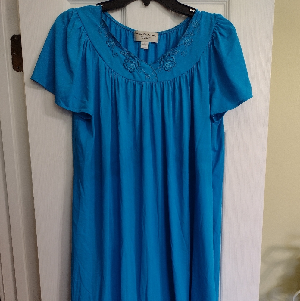 Miss Elaine vintage nightgown and robe set